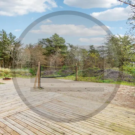 4 Bedroom Awesome In Ferienhaus *