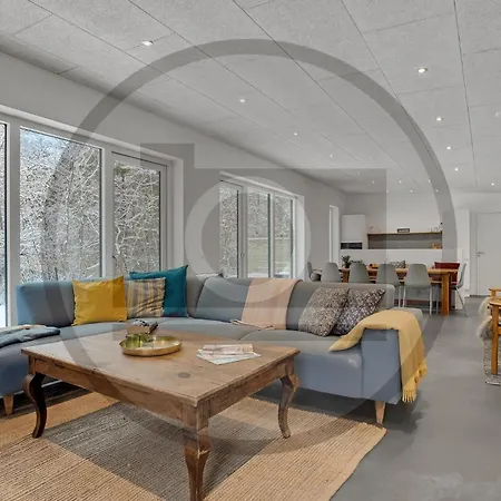 4 Bedroom Awesome In Ferienhaus *