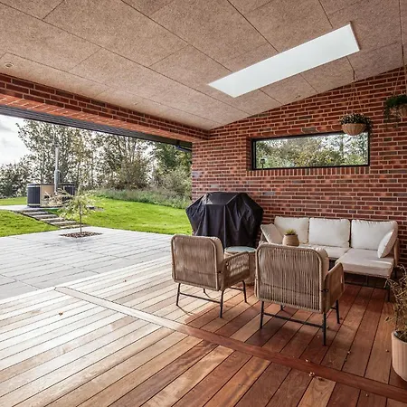 4 Bedroom Cozy In *