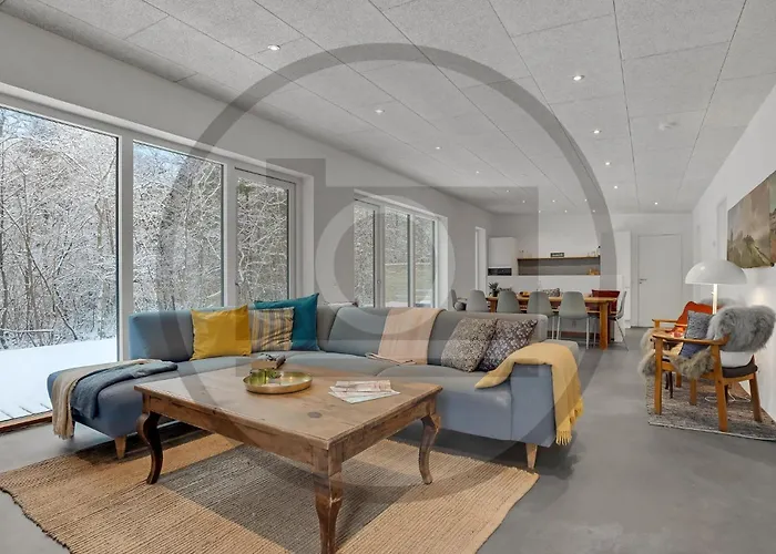 4 Bedroom Awesome In Nyaraló *