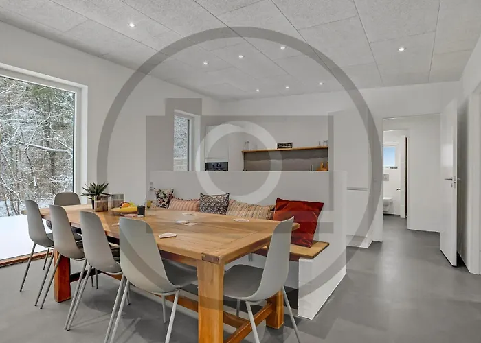 4 Bedroom Awesome In *
